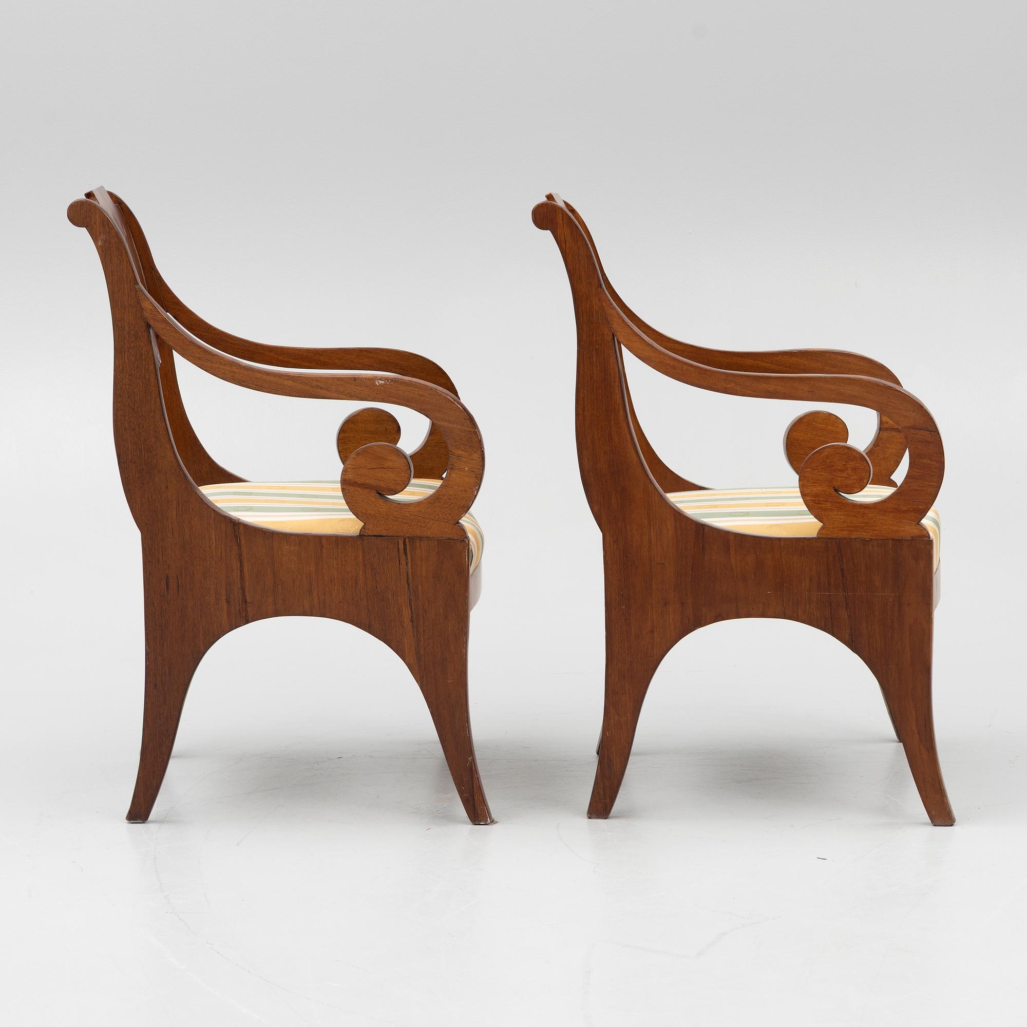 Karmstolar, ett par. Ryssland/Baltikum. 1800-tal.