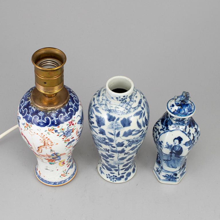 Three porcelain vases, Qing dynasty, 18-19th century.