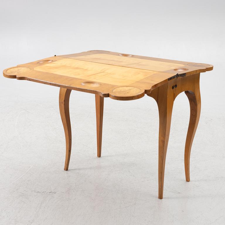 Game table, 19th century.