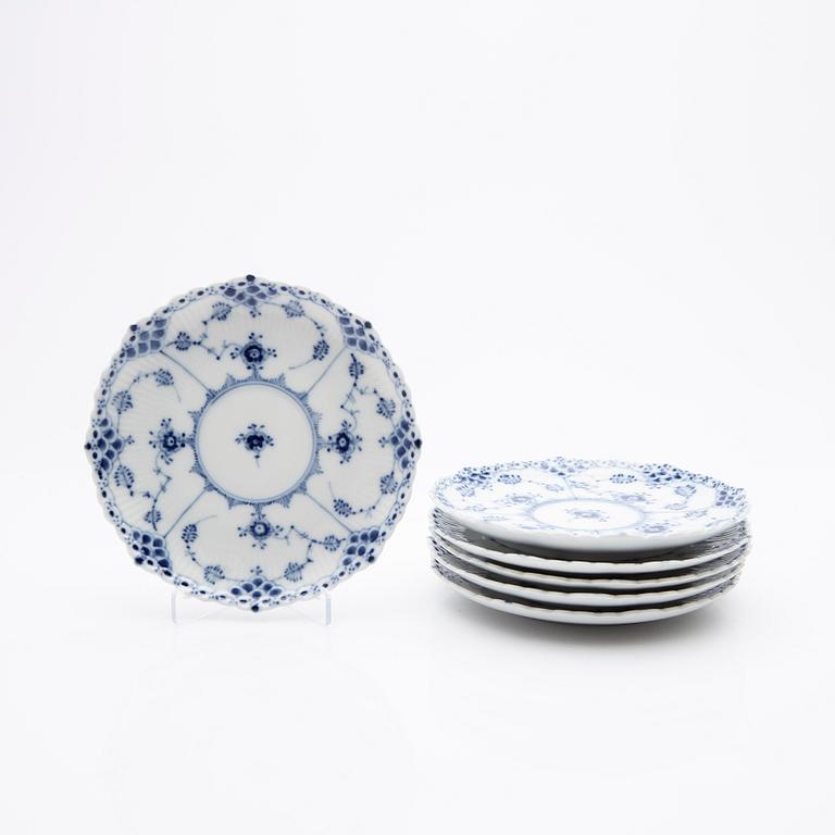 Royal Copenhagen, Servisdelar, 20 delar, porslin, Musselmalet, Danmark.