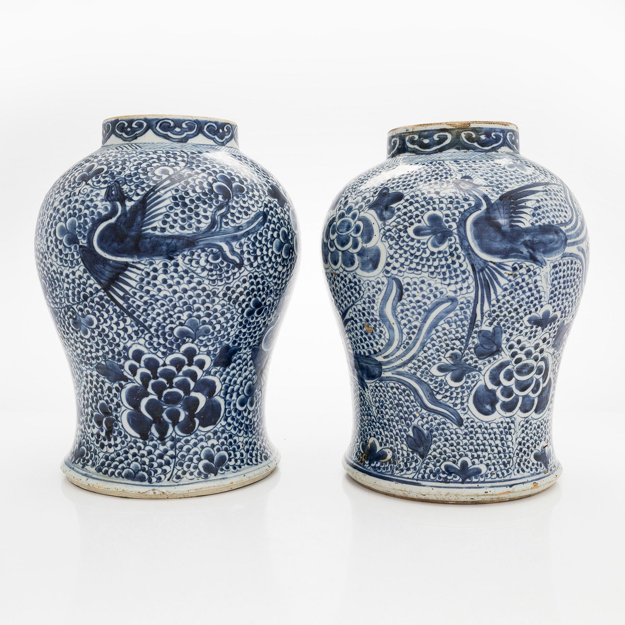 A pair of Kangxi style vases, China, 19th century.