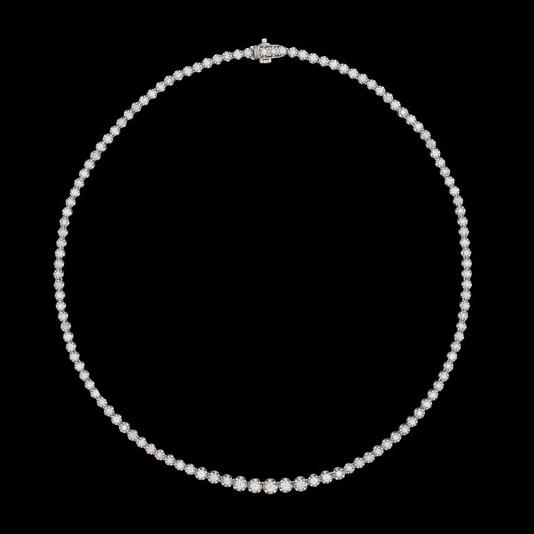 A brilliant cut diamond necklace, tot. 5.04 cts.