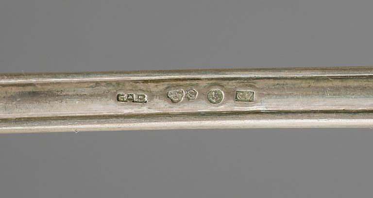 BESTICKSUPPSÄTTNING, 62 delar. Silver. Bl a GAB Stockholm 1925. Tot ca 2760 g.