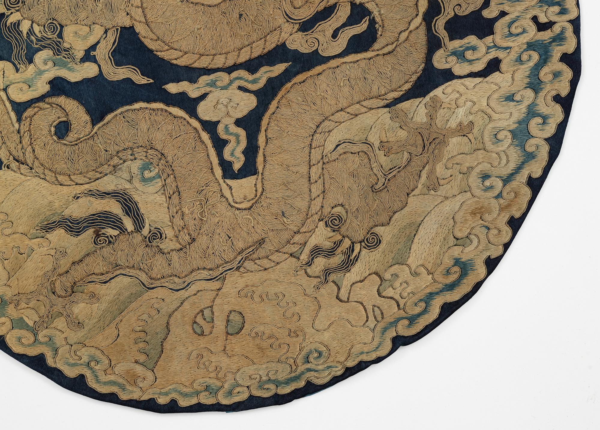 A 'five clawed dragon' roundel, Qing dynasty, Qianlong (1736-95).