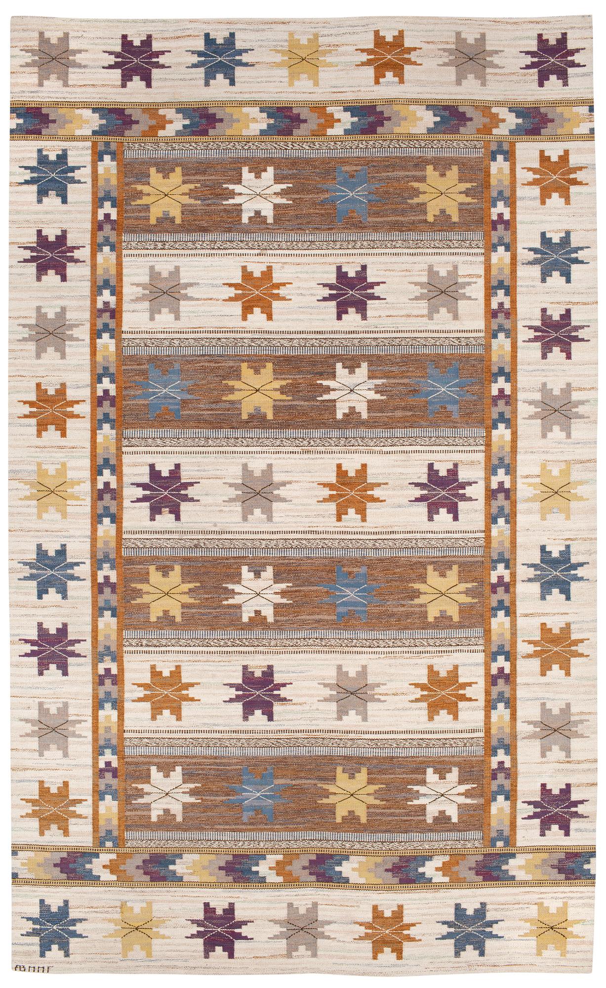CARPET. "Höstmattan". Flat weave (rölakan). 395 x 239 cm. Signed AB MMF.