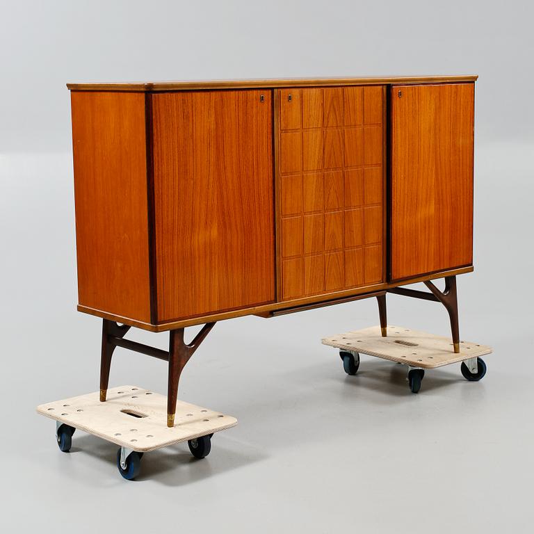 SIDEBOARD, AB Tabergsmöbler, Smålands Taberg, 1900-talets andra hälft.