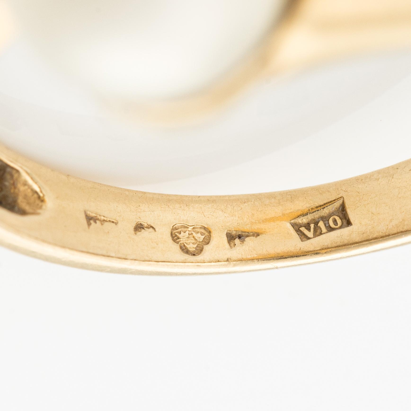 Ring 18K guld med två odlade pärlor.