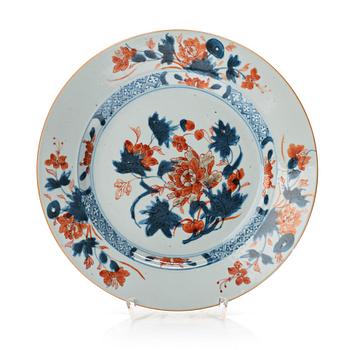 705. A set of 11 imari dinner plates, Qing dynasty, Qianlong (1736-95).