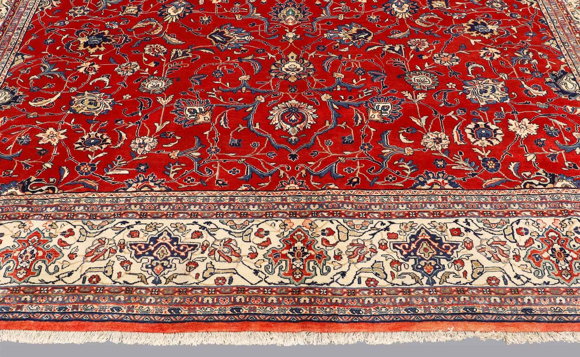 A carpet, Sarouk, ca 423 x 312 cm.