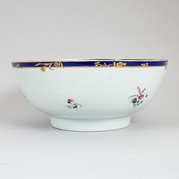 A famille rose punch bowl, Qing dynasty, Qianlong (1736-95).