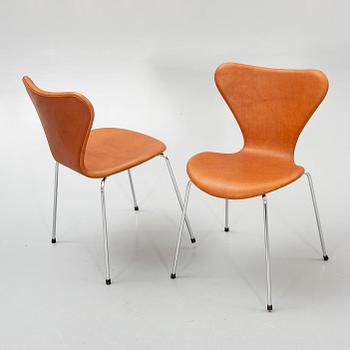 Arne Jacobsen,, chairs, 6 pcs, "Sjuan", Fritz Hansen, Denmark later part of the 20th century.