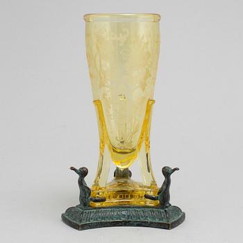 VAS, glas och brons, 1900-talets första hälft.