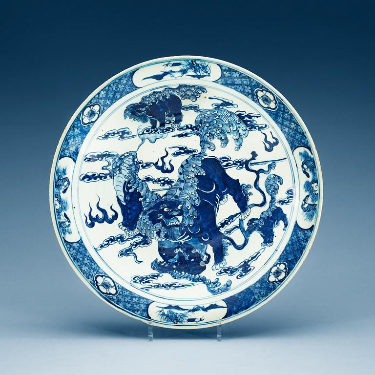 A blue and white dish, Qing dynasty.