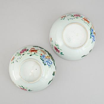 Skålar, ett par, kompaniporslin. Qingdynastin, Qianlong (1736-95).
