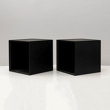 Mogens Lassen, vägghyllor ett par "Frame 35 Box" för Audo Danmark 2020-tal.