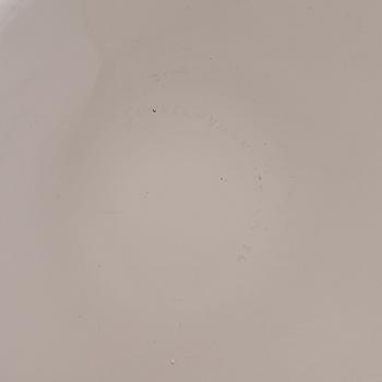 A GLASS BOWL "Munankuori", signed Gunnel Nyman Iittala -56.