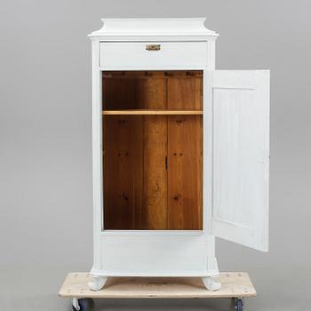 KLÄDSKÅP, 1800-talets slut.