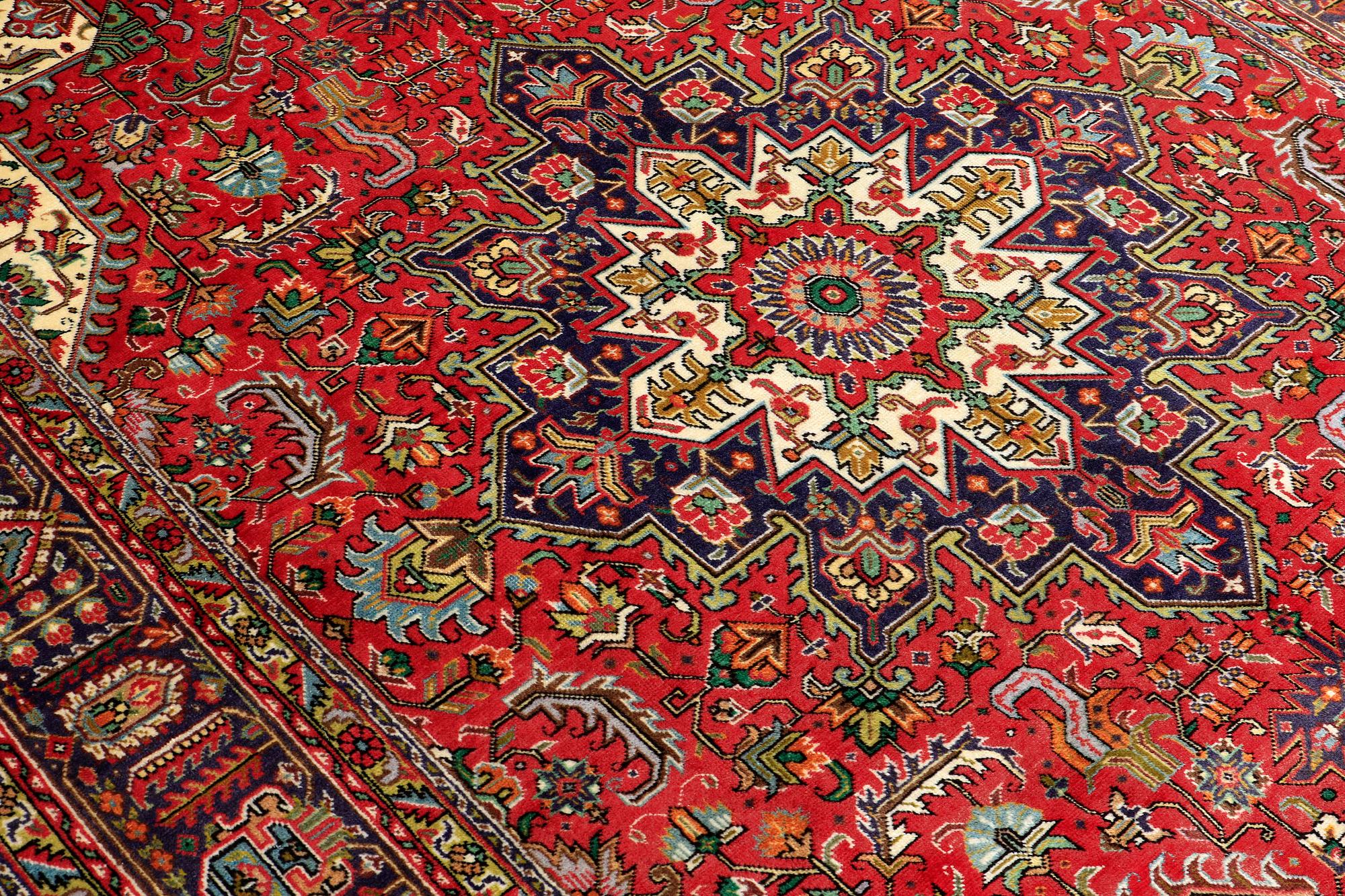 MATTA, Täbriz, ca 300 x 202 cm.
