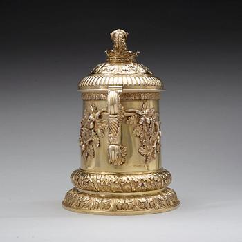 An English 19th century silver-gilt tankard, marks of William Eaton, London 1836.