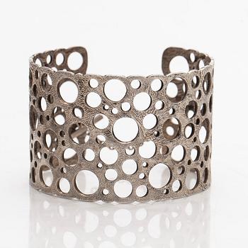 Liisa Vitali, armring, "Spets", silver, Westerback, Helsingfors.