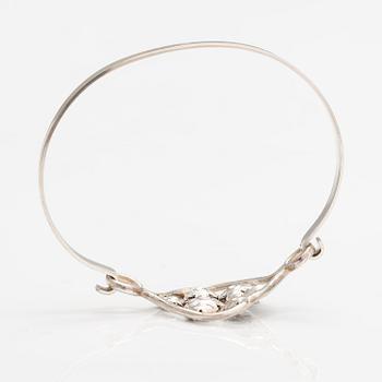Jorma Laine, Armband "Lemmikki", silver. Turun Hopea, Åbo 1975.