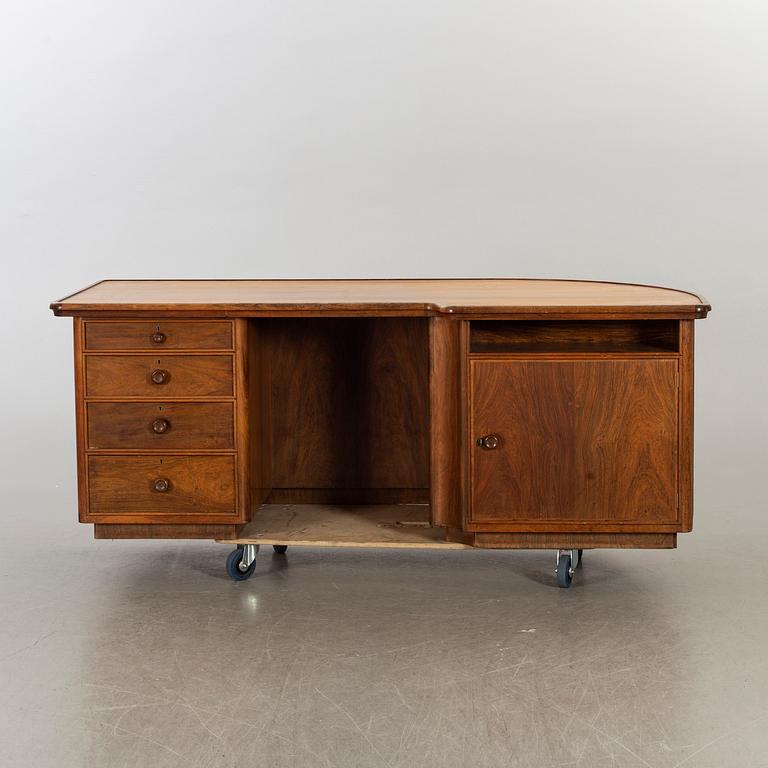 A MID 20TH CENTURY WRITING DESK.