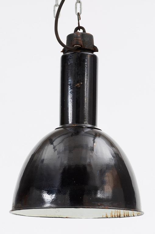 INDUSTRILAMPA, plåt, 1900-talets mitt.