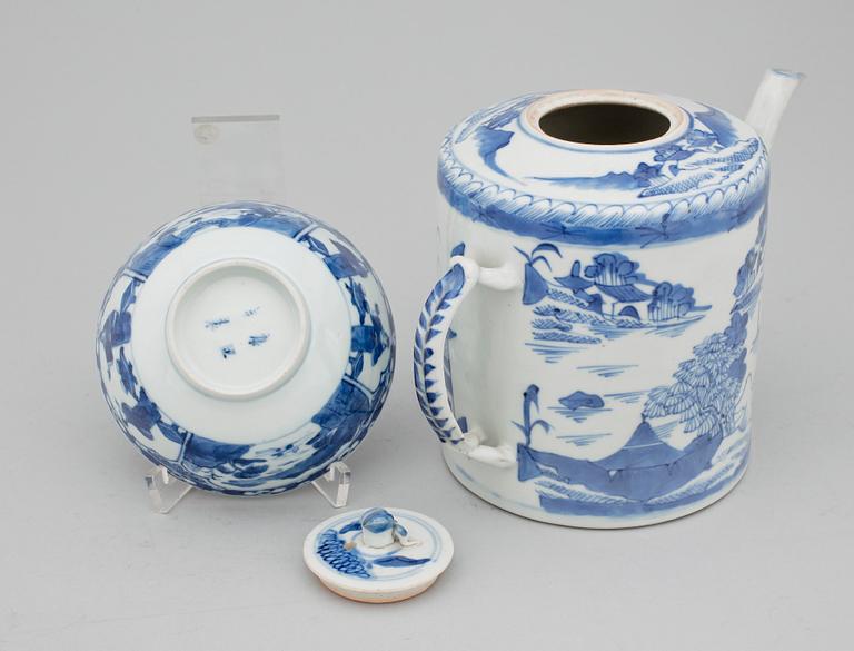 TEKANNA samt SKÅL, porslin, Kina, 1900-tal.