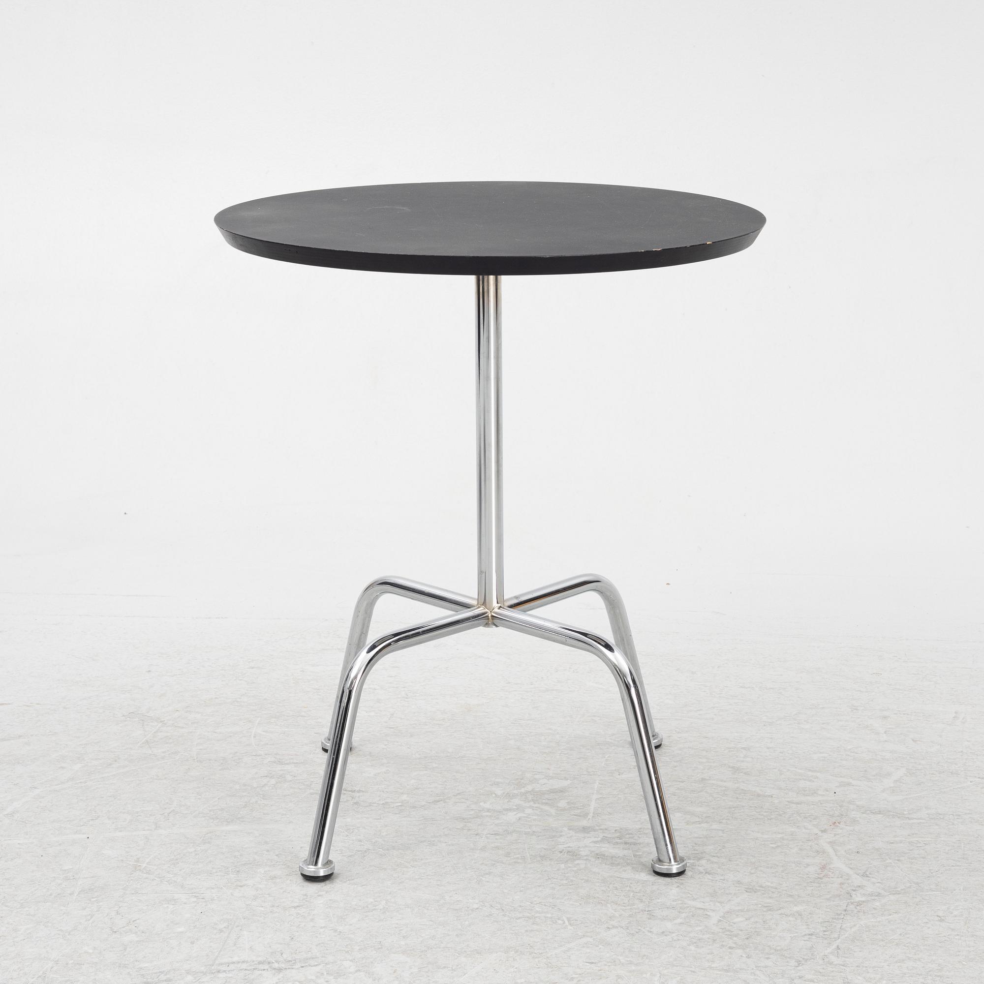 Gunilla Allard, fåtöljer, ett par samt en fotpall och ett bord, "Cinema", Lammhults.