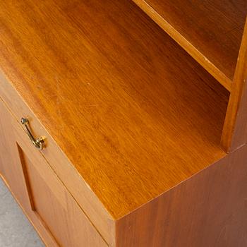 Josef Frank, a model 2112 mahogany veneered bookshelf, Firma Svenskt Tenn, Sweden.