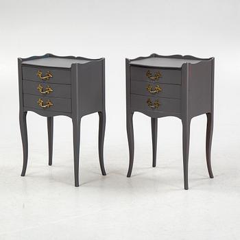 Sängbord, ett par, rokokostil, 1900-talets andra hälft.
