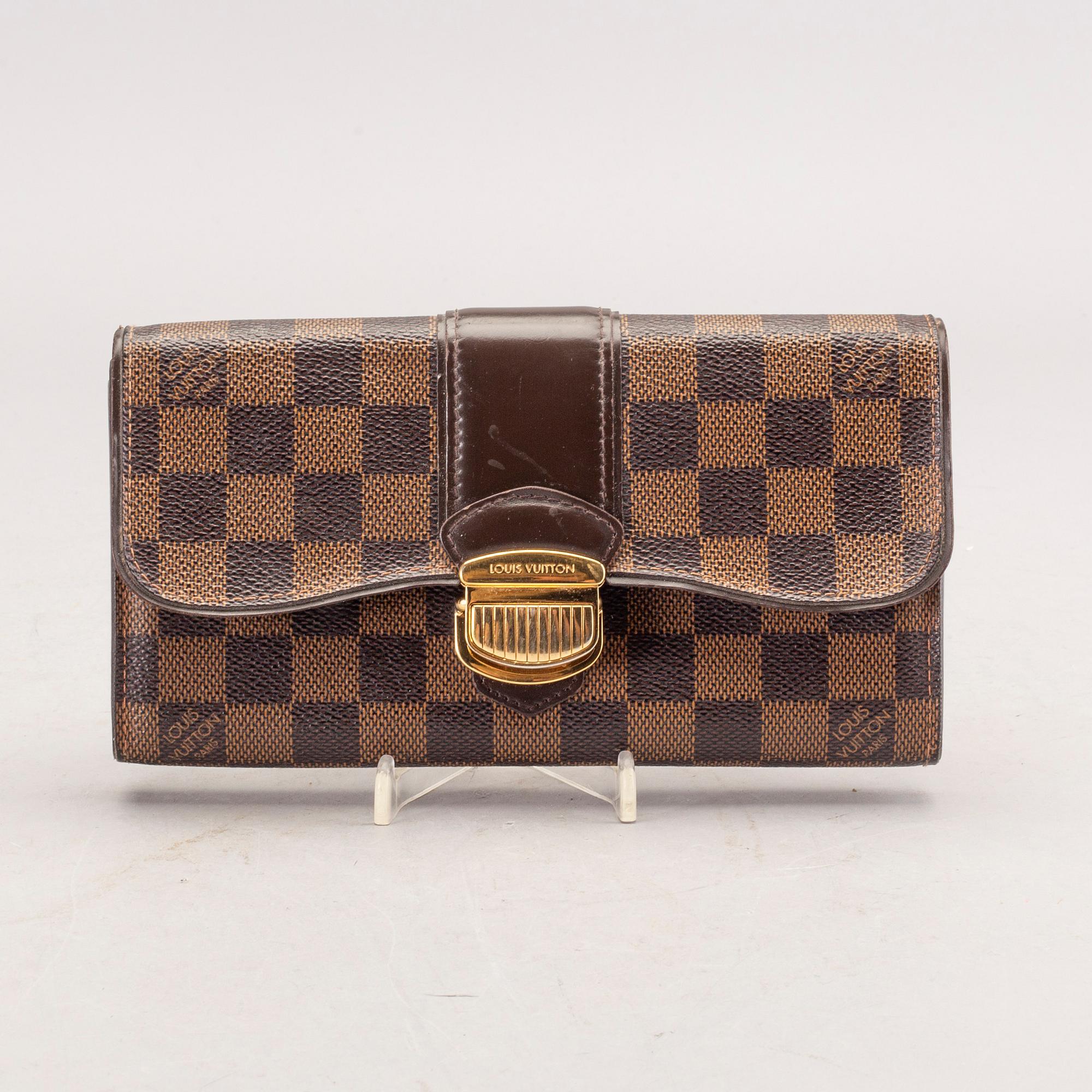 Louis Vuitton, wallet.