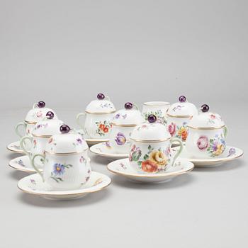 A SET OF 8 CUSTARD CUPS, porcelain, Rörstrand, Sweden, first half of 20th century.