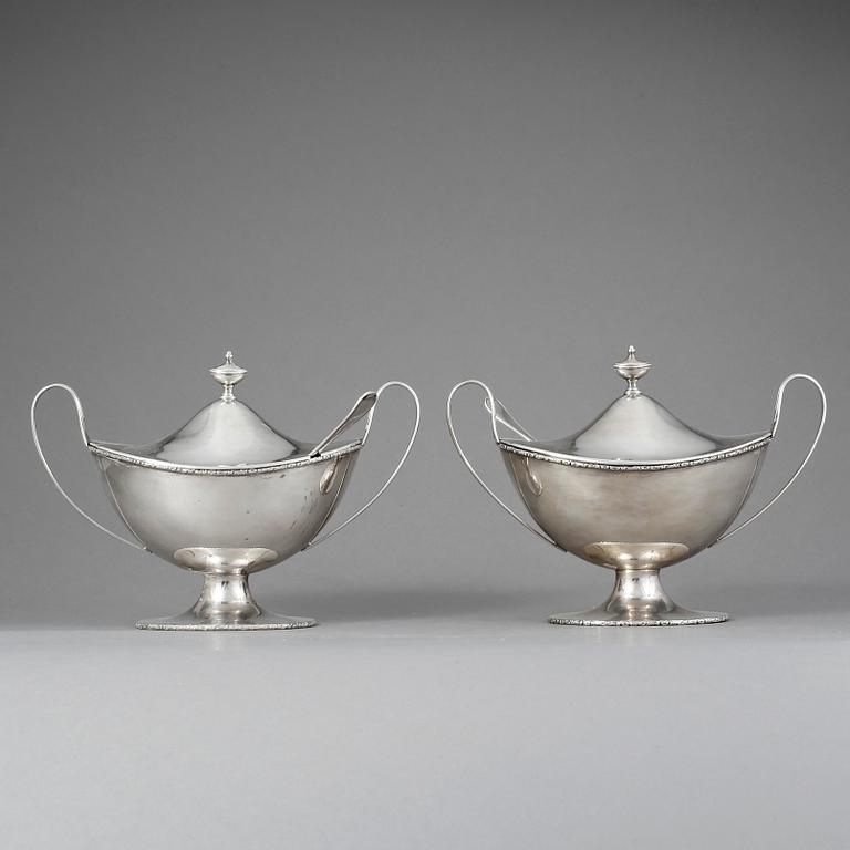 SOCKERSKÅLAR, ett par, silver, CF Carlman, Stockholm, bla, 1929. Vikt ca 937g.