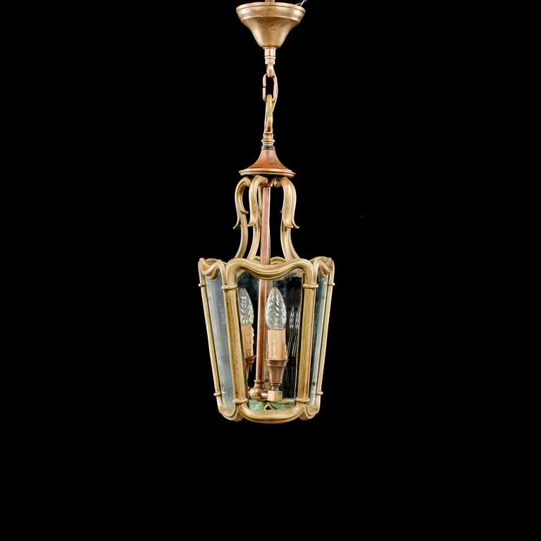 TAKLAMPA, 1900-talets andra hälft. Höjd 53 cm.