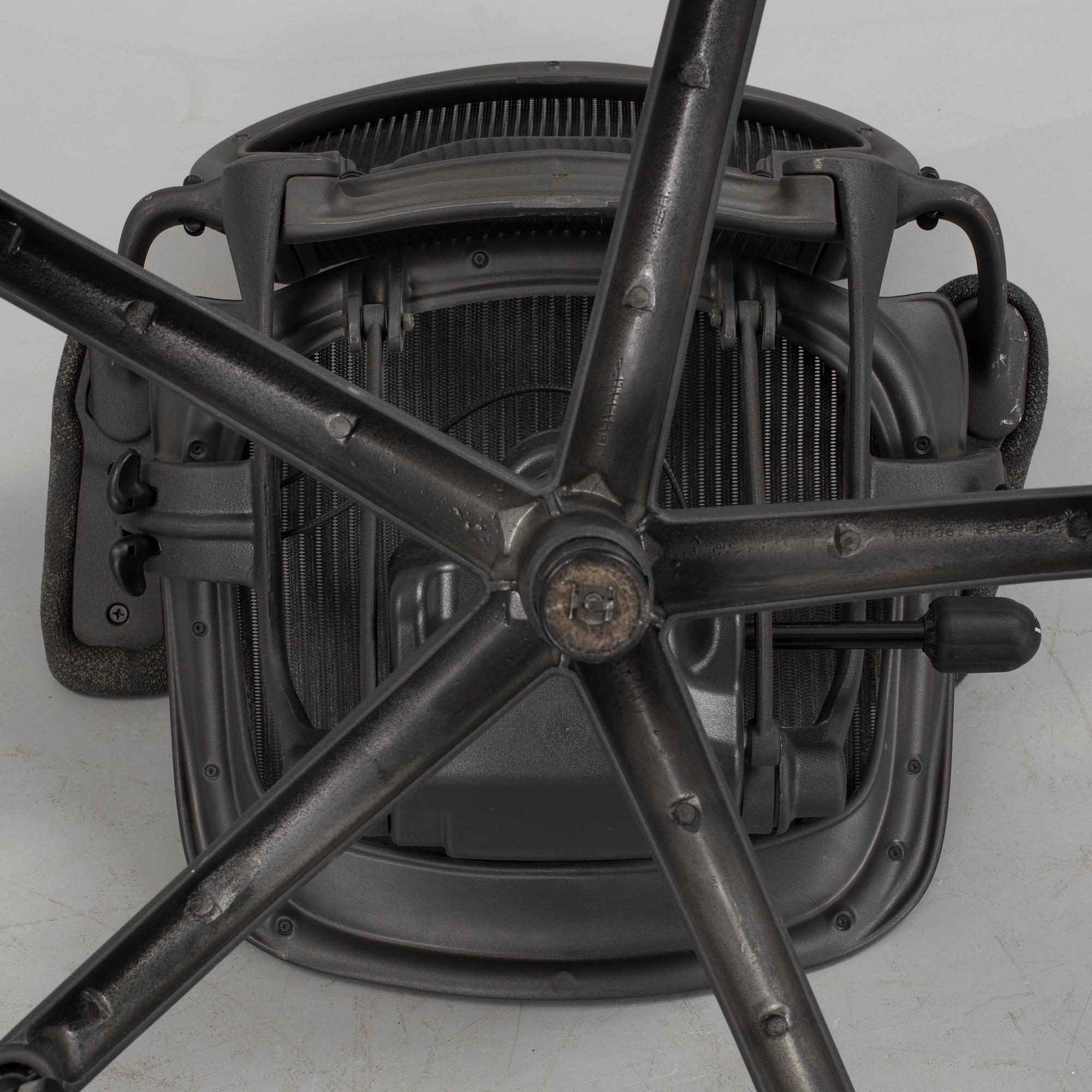 A "Aeron" office chair by Don Chadwick/ Bill Stumpf for Herman Miller, 20th/21st century.