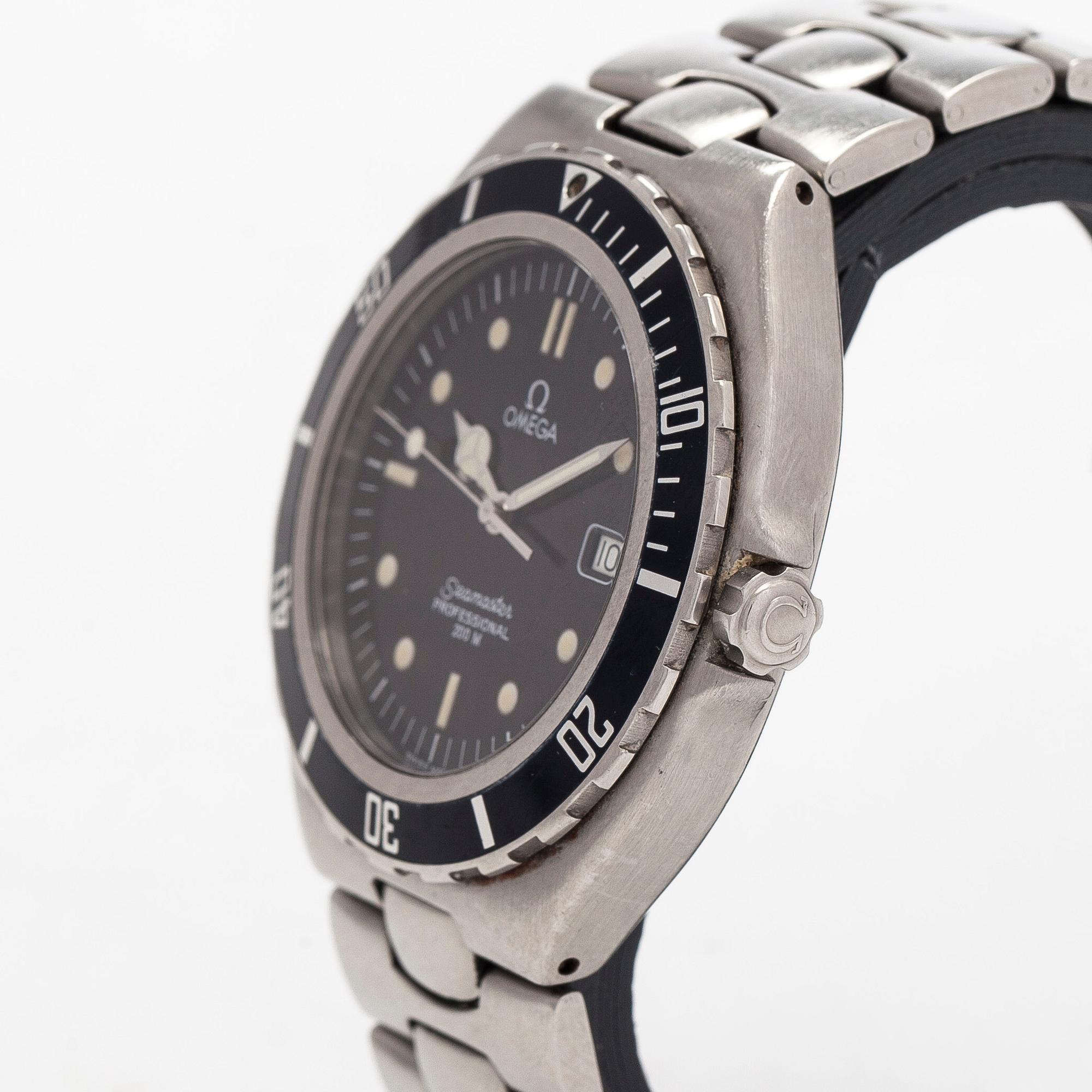 Omega, Seamaster Professional, 200 M, "Pre-Bond", rannekello, 38,5 mm.