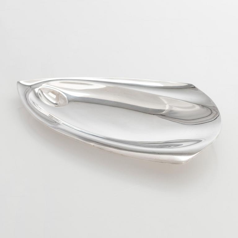 Tapio Wirkkala, A silver dish and letter knife, Kultakeskus Hämeenlinna 1960 and 1964.