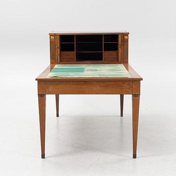 Skrivbord med uppsats, sengustaviansk stil, 1800-tal.