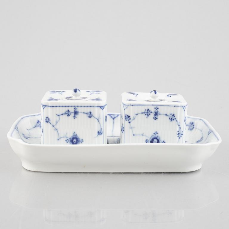 A "Blue fluted" / "Musselmalet riflet" ink stand, Royal Copenhagen, 19th century.