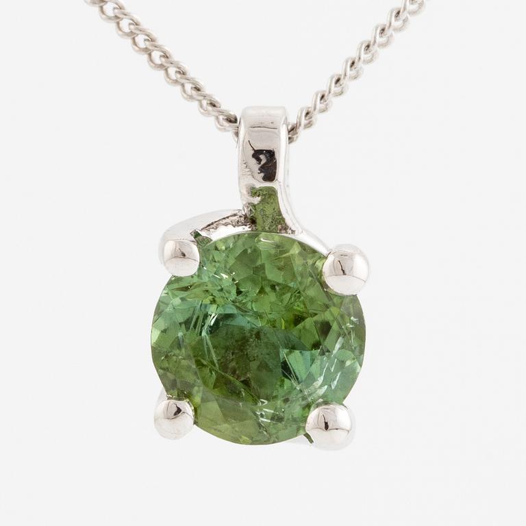 Necklace 14K white gold with green tourmaline.