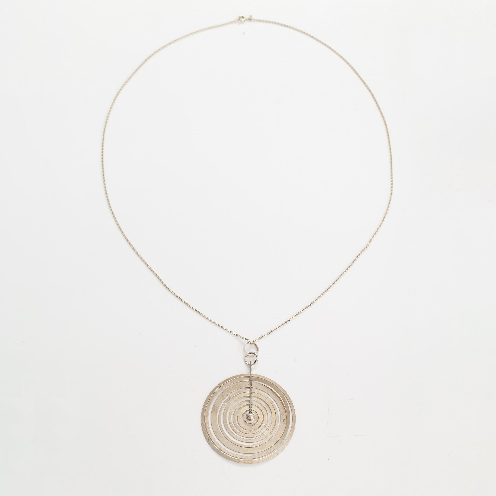 Tapio Wirkkala, Halsband "Silvermåne", sterlingsilver. Westerback, Helsingfors 1972.
