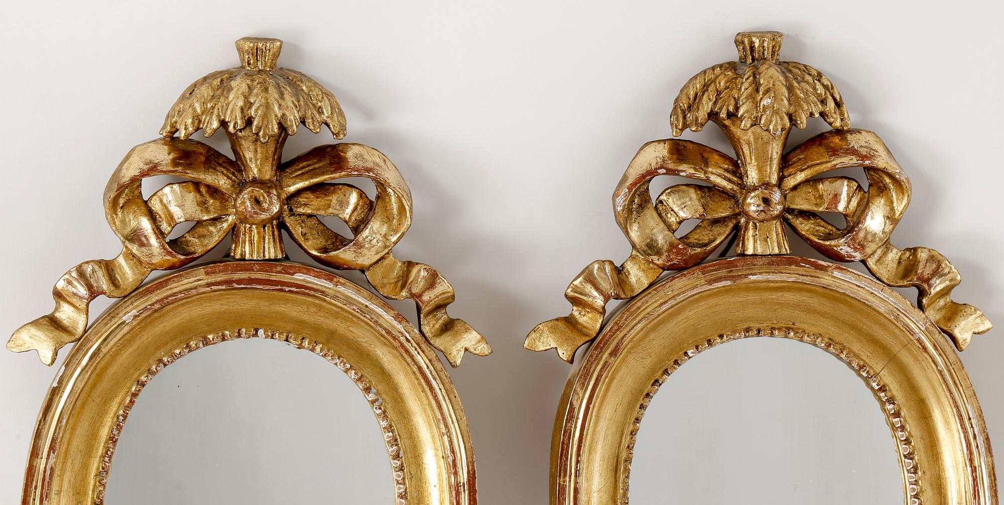 SPEGELLAMPETTER, ett par, gustaviansk stil, omkring sekelskiftet 1900.