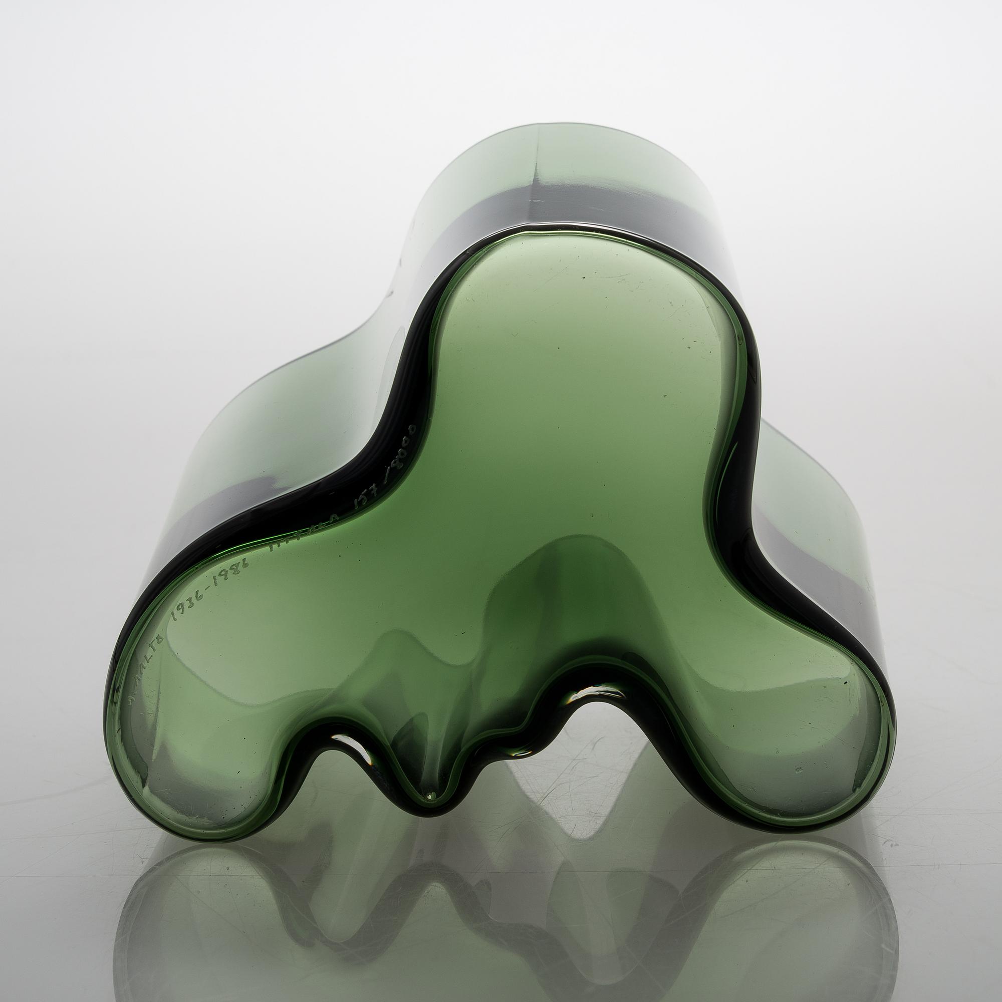 Alvar Aalto, A 'Savoy' 50-year jubilee vase, signed A. Aalto 1936-1986 Iittala 157/8000.