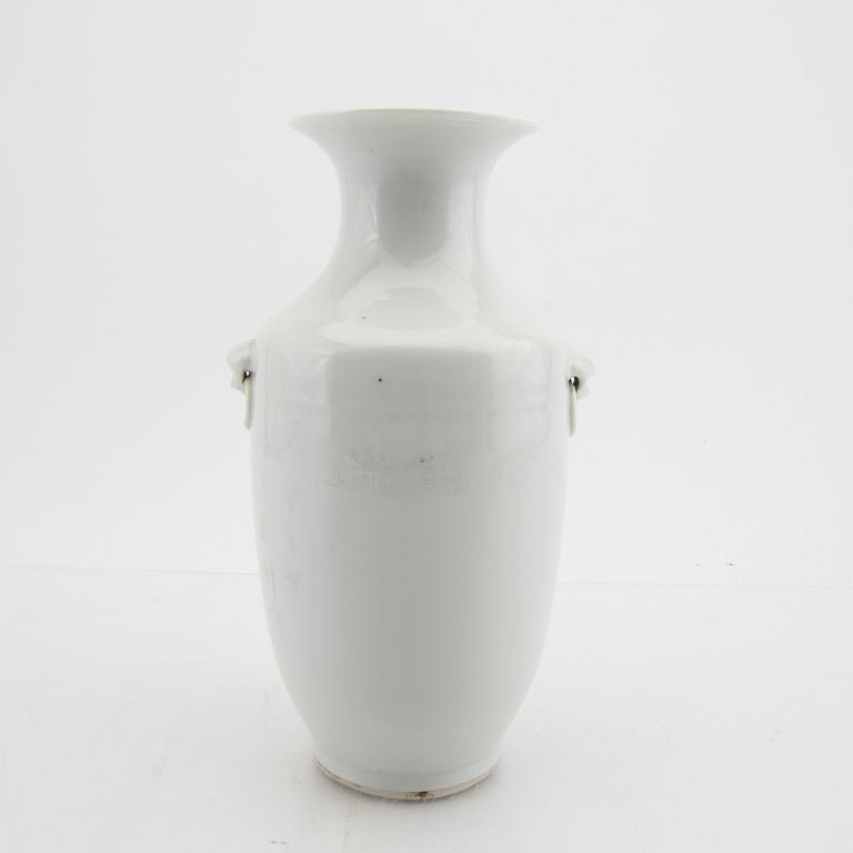 A Chinese porcelain vase 20th century.