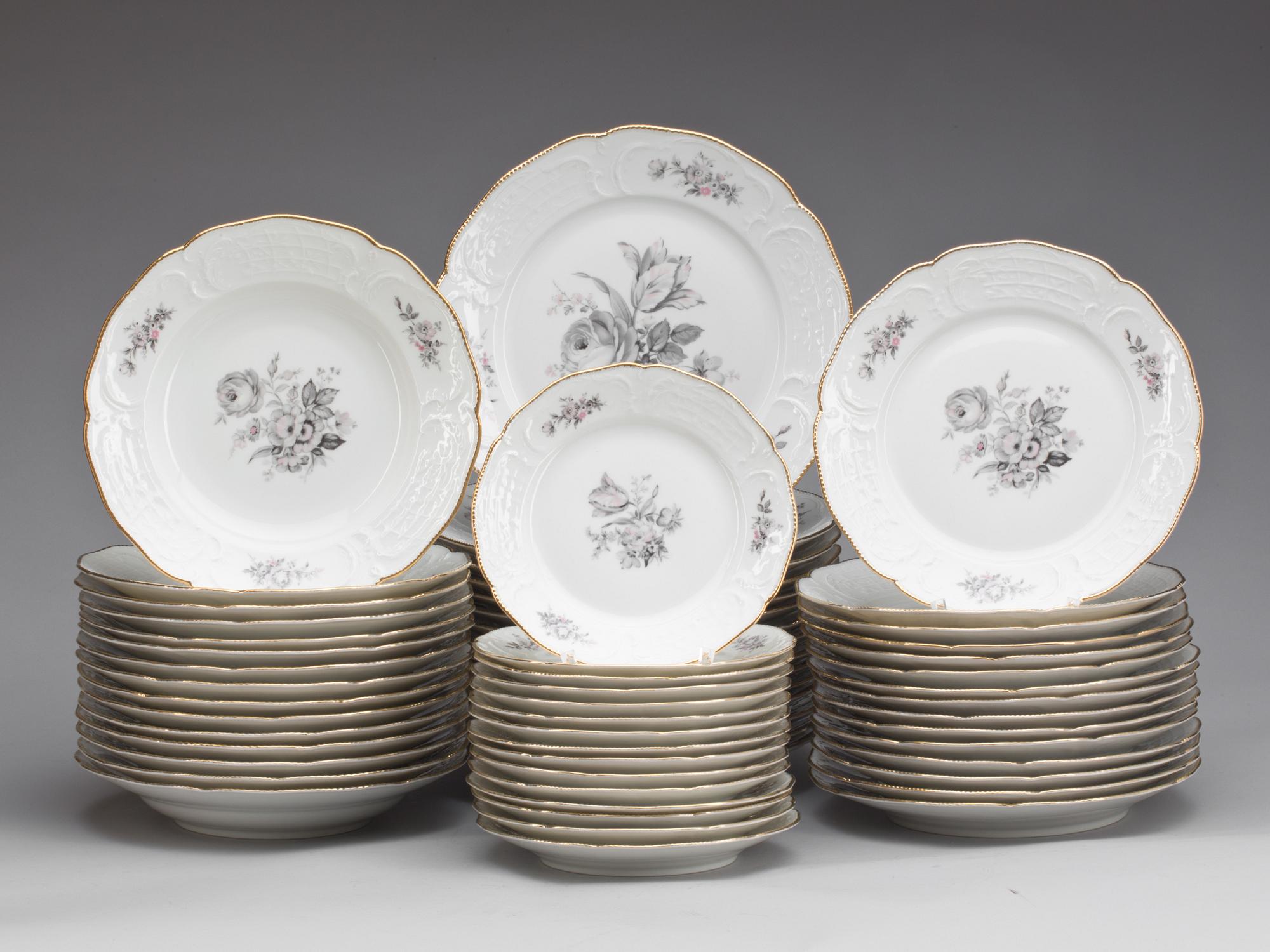 SERVIS, ca 85 delar. Porslin, Rosenthal "Sans souci".