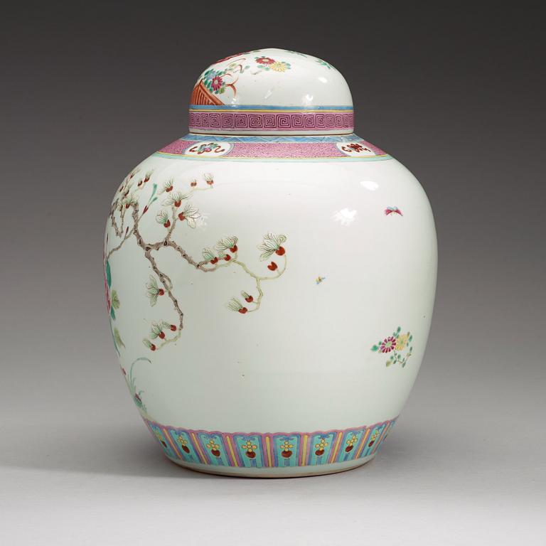 BOJAN med LOCK, porslin. Qingdynastin, 1800-tal.