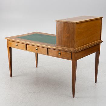 Skrivbord med uppsats, gustaviansk stil, 1900-tal.