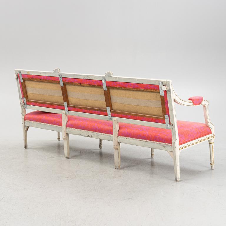 A Gustavian sofa, around 1800.