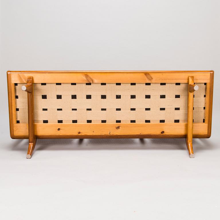 CARL GUSTAF HIORT AF ORNÄS, a mid 20th century 'Studio' sofa for  Puunveisto Oy - Wood work Ltd.